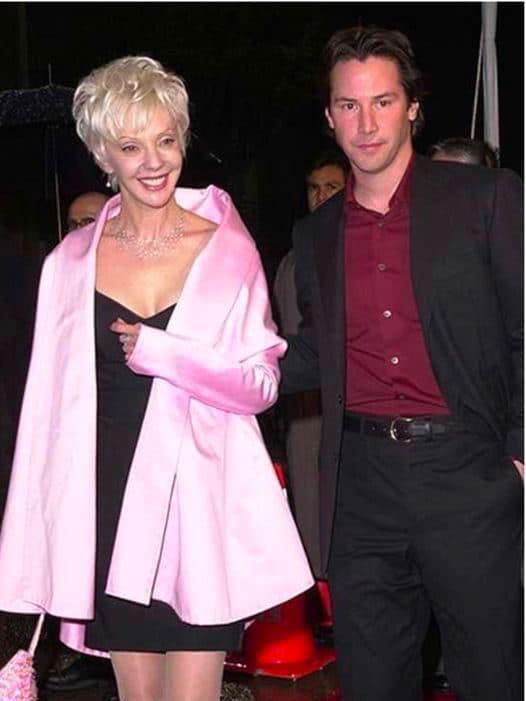 “Timeless Beauty and Elegance”: 77-year-old mother of Keanu Reeves outshines her daughter-in-law She looks much younger than her son’s girlfriend”