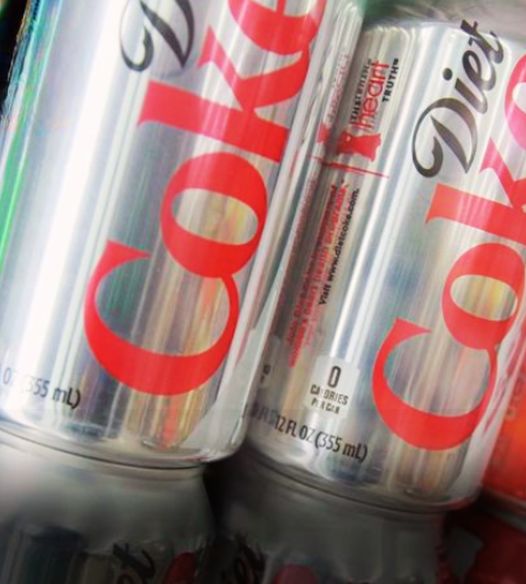 Discover the minute-by-minute effects of a single can of Diet Coke on your body!