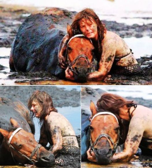 Incredible Photos! This Woman’s Unimaginable Act While Her Horse Was Drowning