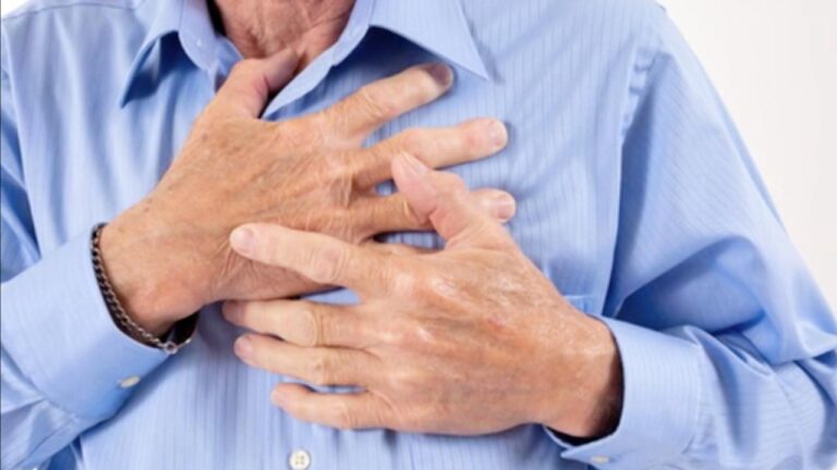 Your body will warn you one month before a heart attack: Here Are the 6 Signs