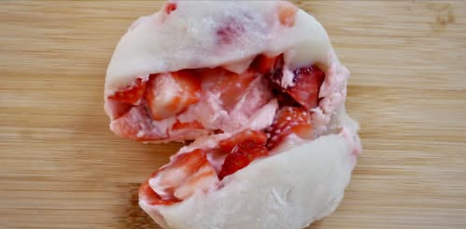 Why everyone is going nuts for these giant stuffed mochi